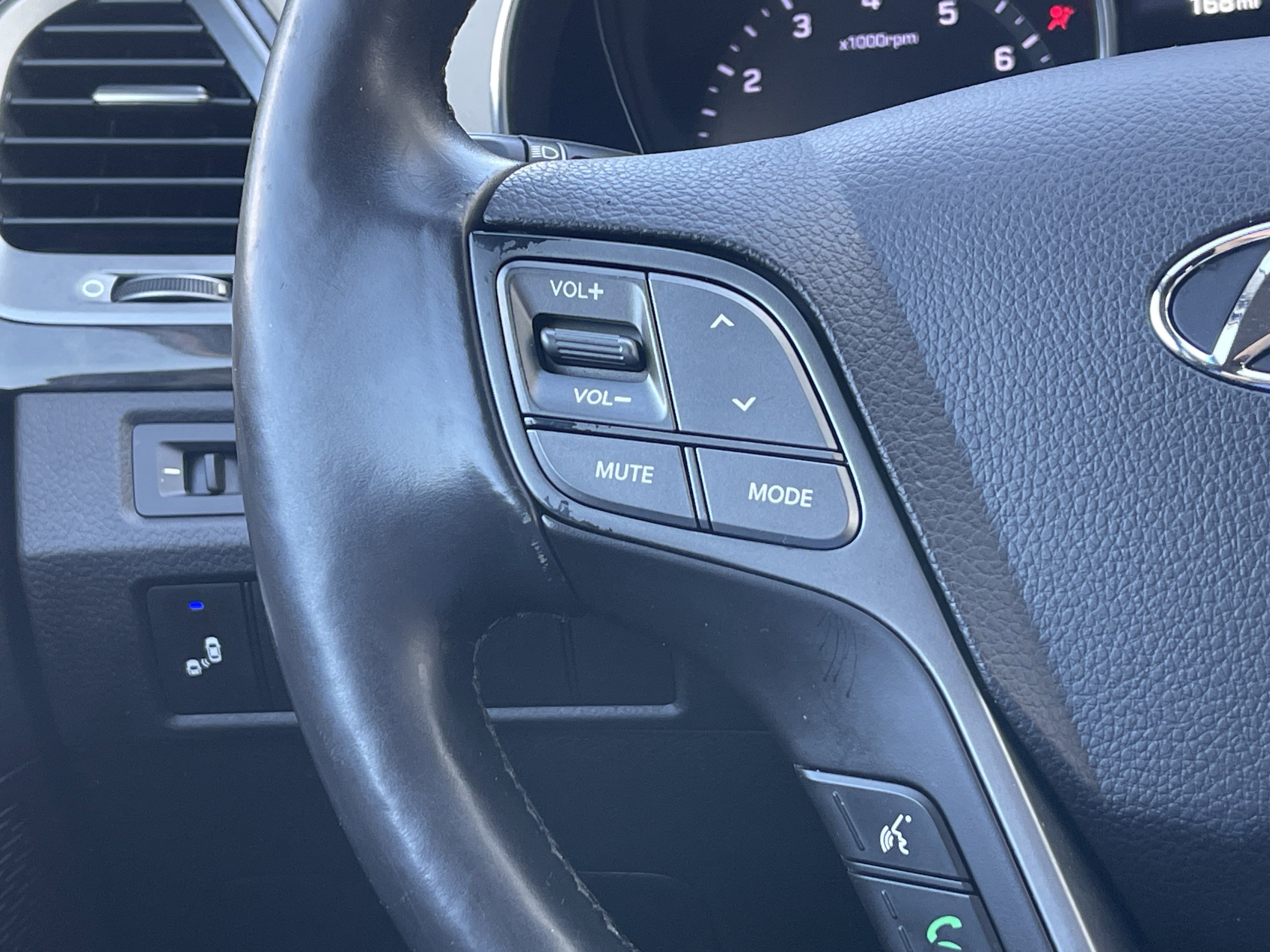 Used 2017 Hyundai Santa Fe Sport w/ 2.4L Tech Package 04 image 18