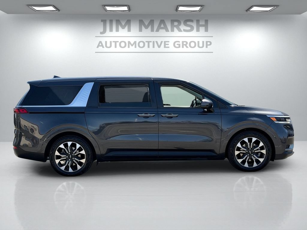 Used 2024 Kia Carnival EX FWD image 7