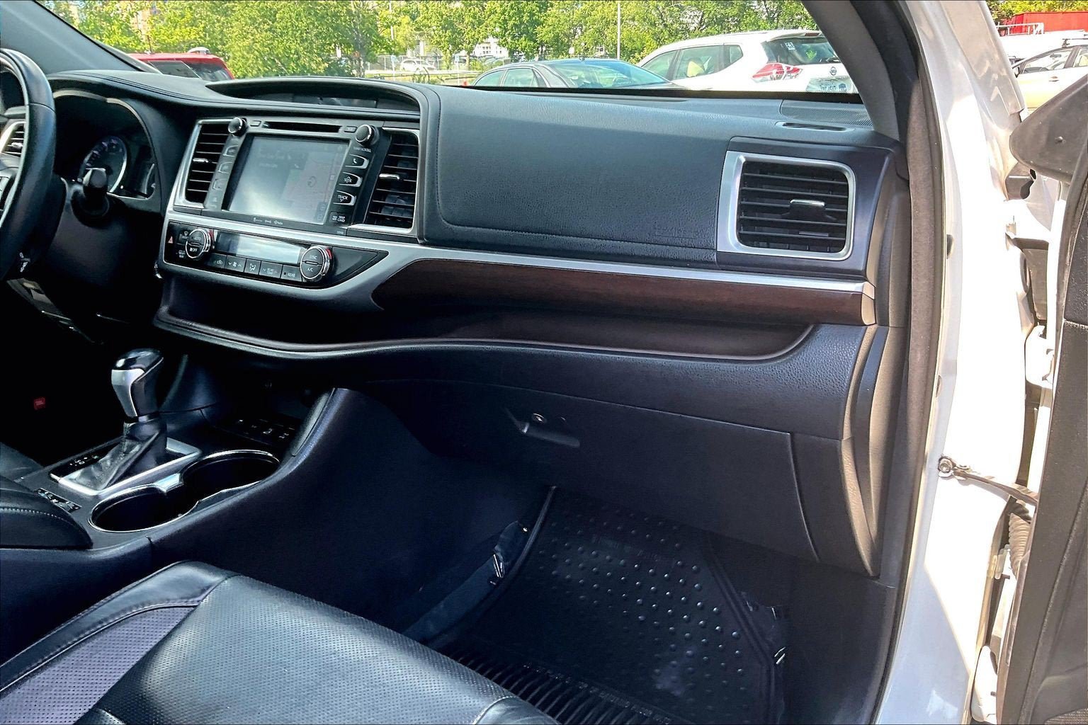 Used 2016 Toyota Highlander Limited AWD/4WD image 15