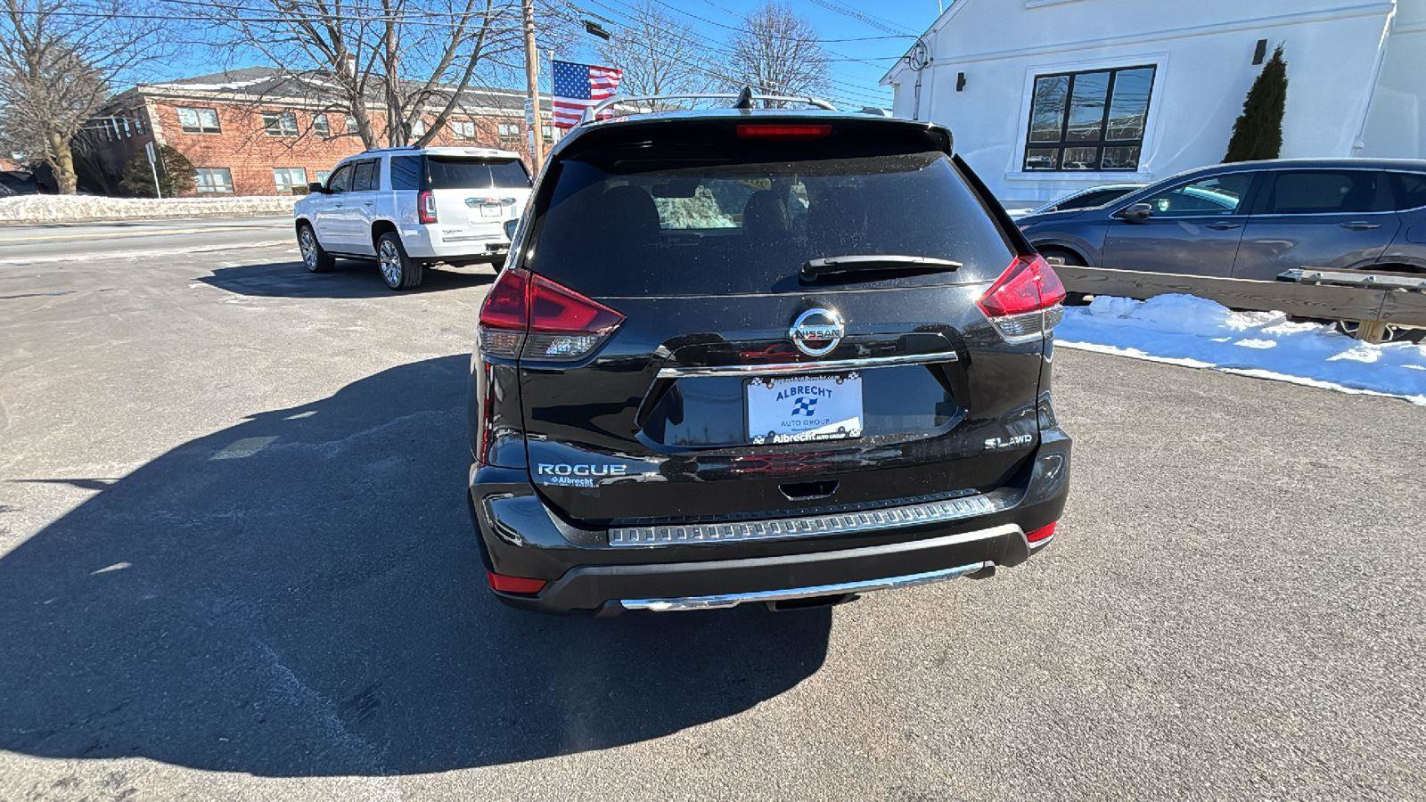 Used 2018 Nissan Rogue SL w/ Premium Package image 6