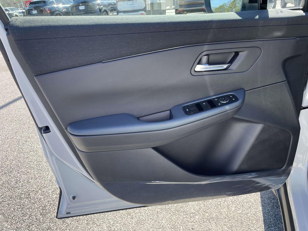 New 2026 Nissan Leaf SV+ w/ Floor Mat Package (SV+) FWD image 13