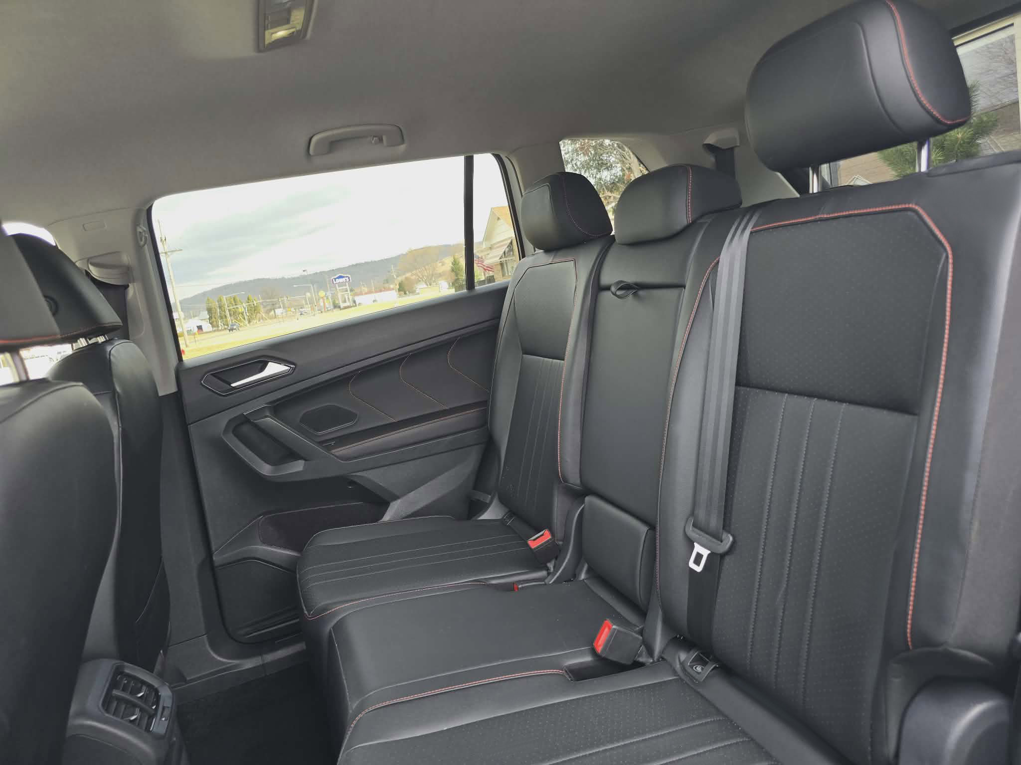 Used 2024 Volkswagen Tiguan Wolfsburg Edition image 15