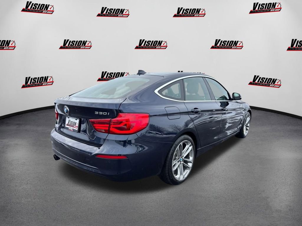 Used 2017 BMW 330i Gran Turismo xDrive image 5