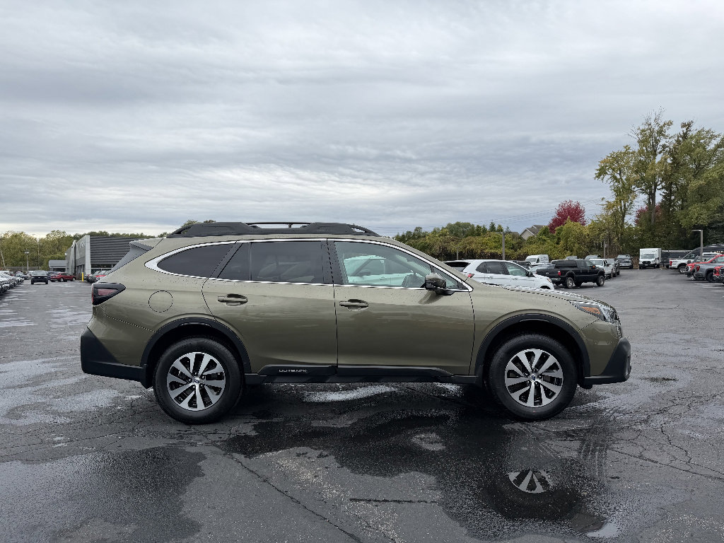 Used 2020 Subaru Outback Premium image 8