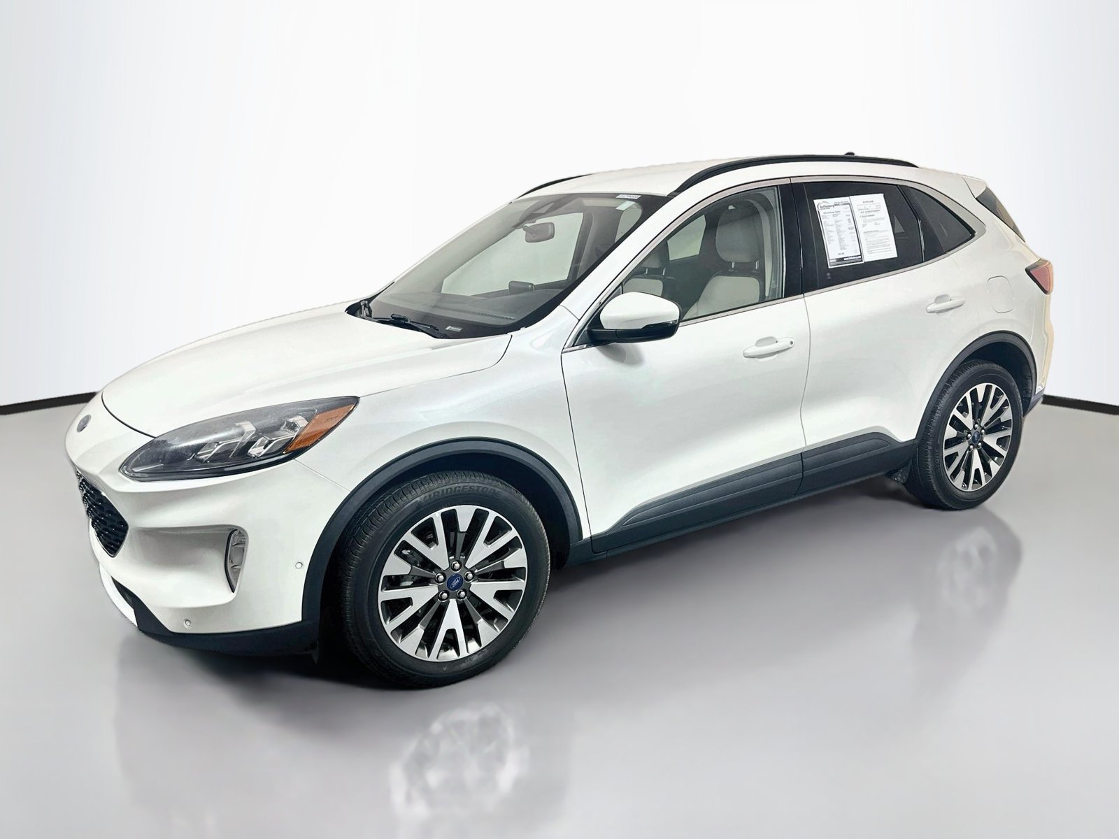 Used 2020 Ford Escape Titanium AWD/4WD image 3