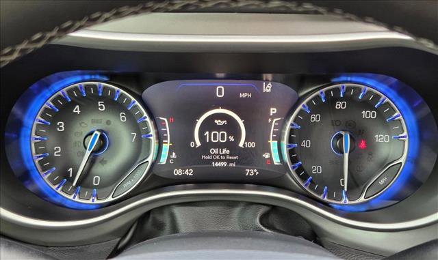 Used 2025 Chrysler Voyager LX image 11