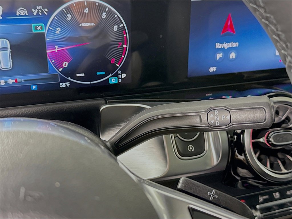 Used 2025 Mercedes-Benz GLB 250 4MATIC image 18