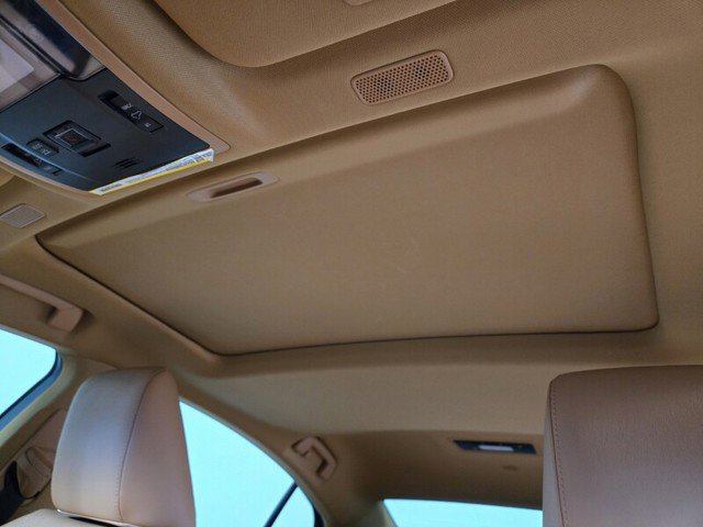 Certified 2025 Lexus ES 300h w/ Premium Package image 14