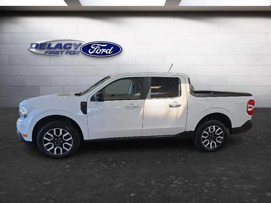 Used 2024 Ford Maverick Lariat FWD image 3