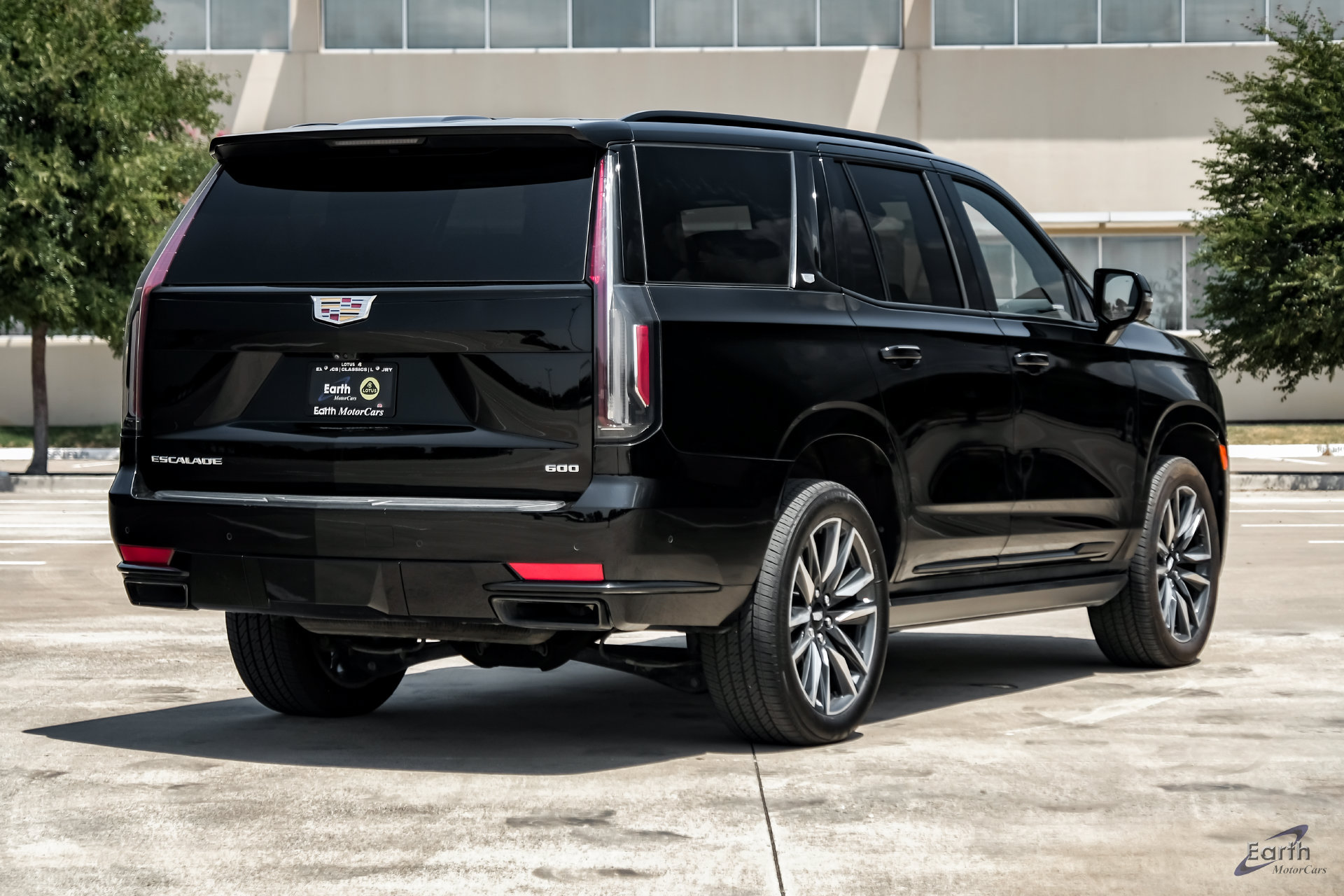 Used 2023 Cadillac Escalade Sport Platinum AWD/4WD image 18