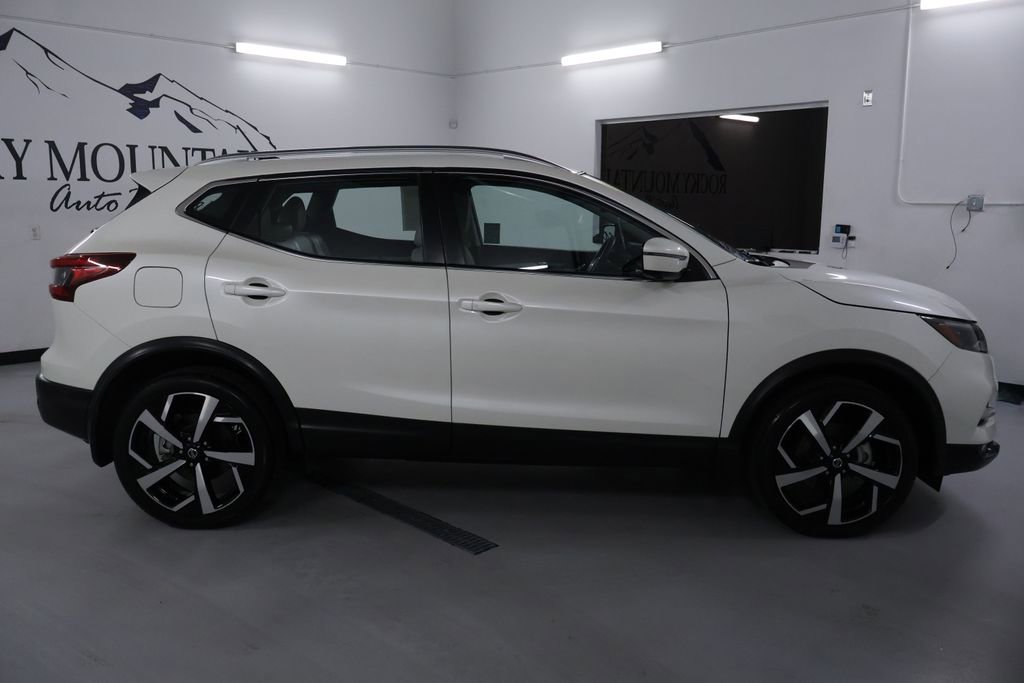 Used 2022 Nissan Rogue Sport SL w/ Premium Package image 8