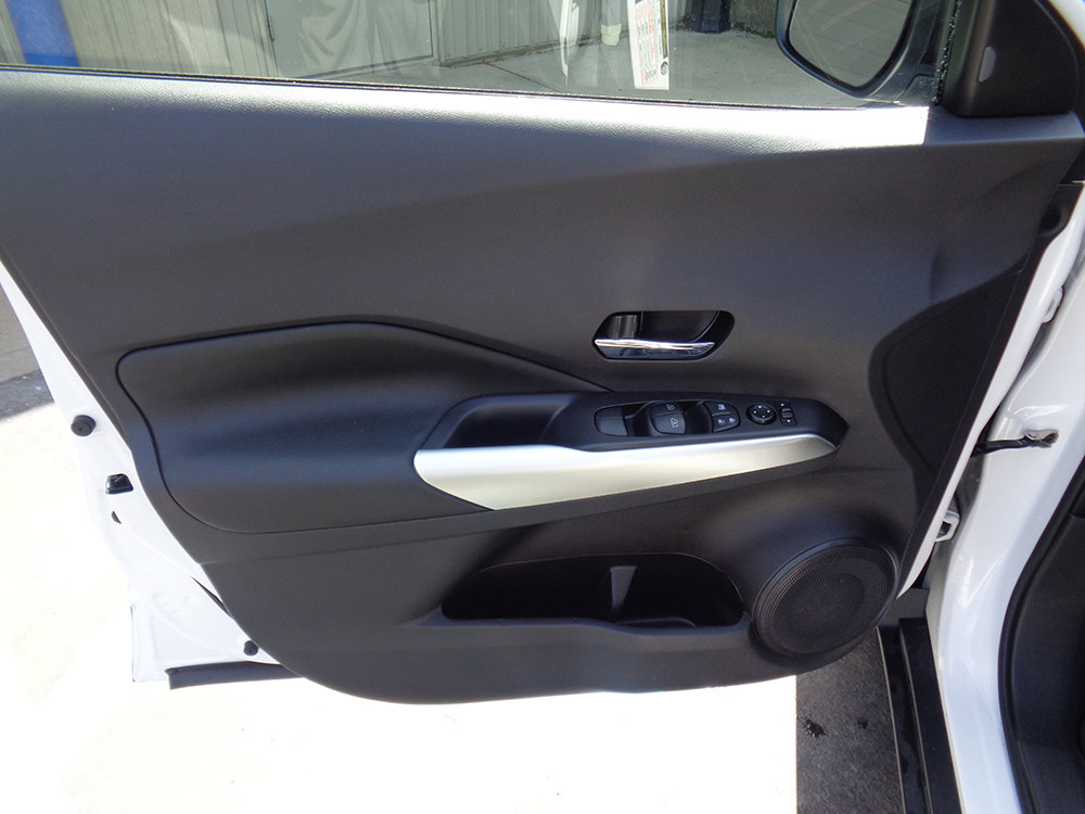 Used 2020 Nissan Kicks SR w/ SR Premium Package FWD image 13