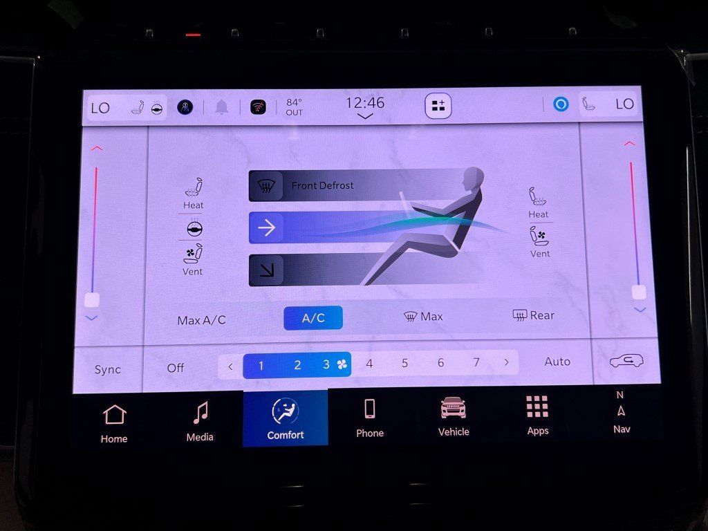 New 2025 Jeep Grand Cherokee Limited w/ Luxury Tech Group II image 21