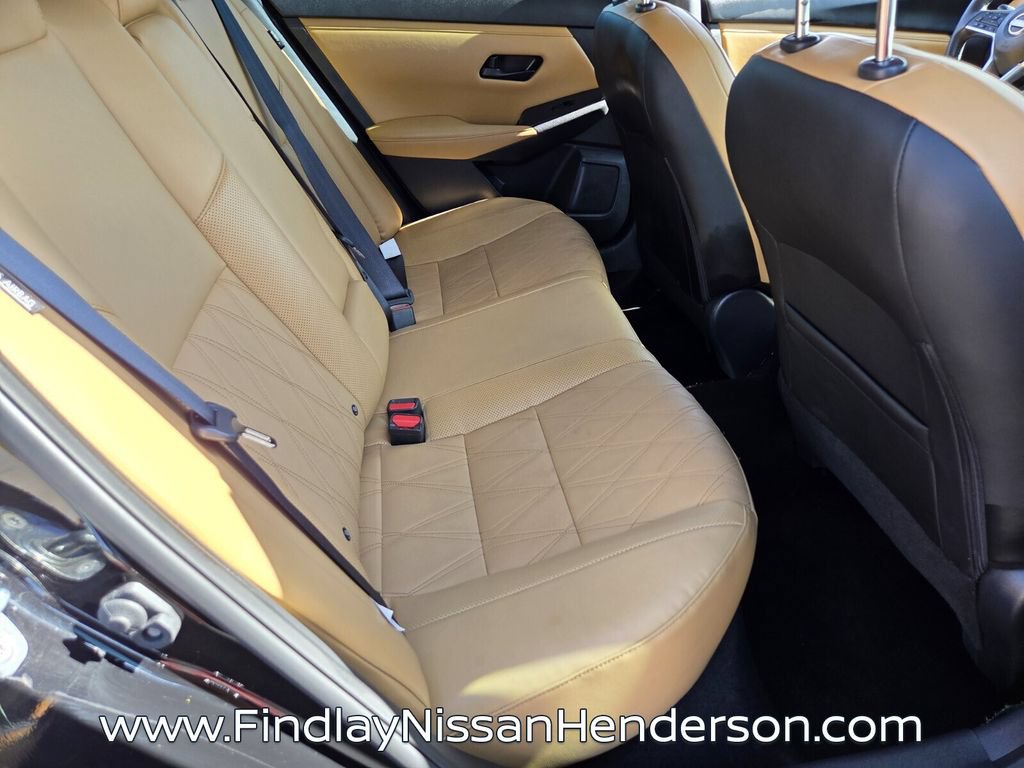 Used 2025 Nissan Sentra SV w/ SV Premium Package FWD image 16