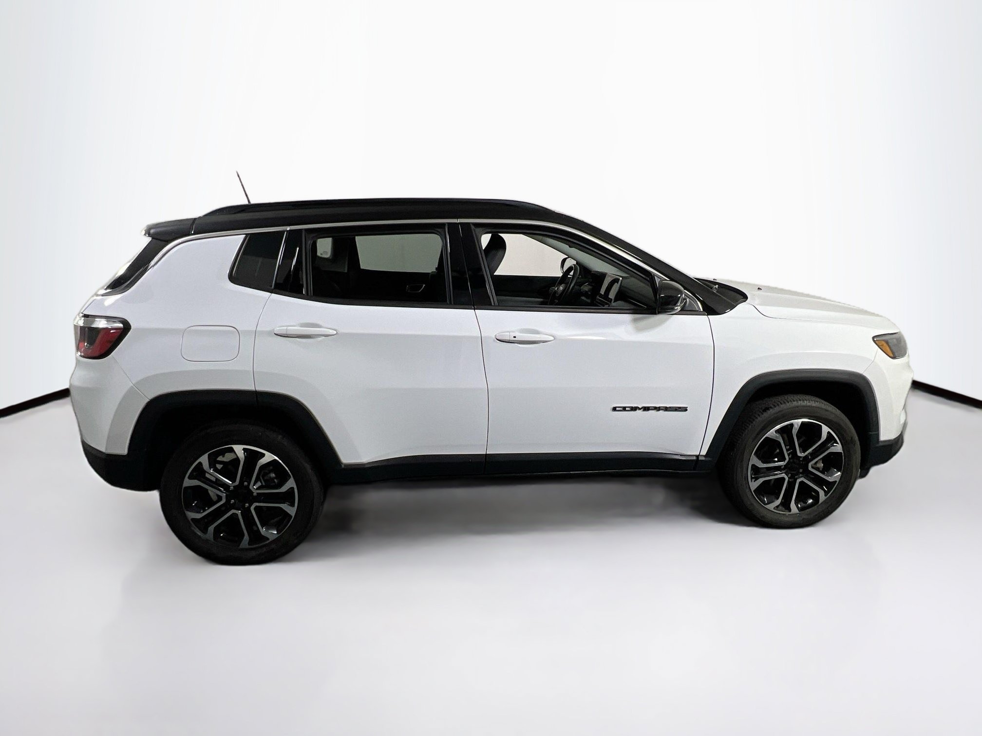 Used 2022 Jeep Compass Limited AWD/4WD image 4