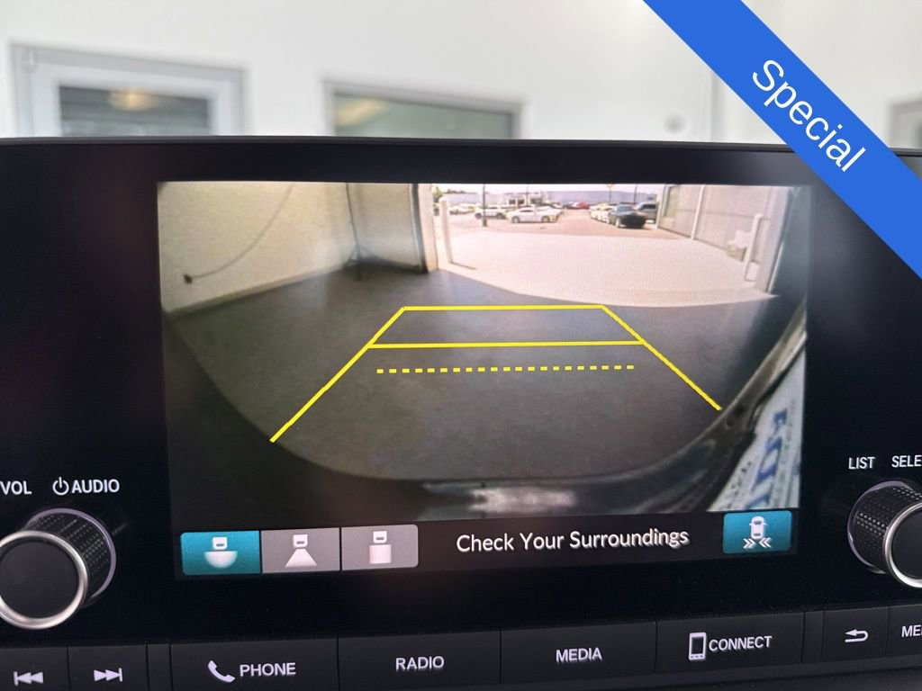 Used 2025 Honda Pilot Sport image 21