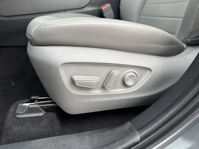 Used 2023 Toyota Highlander XLE image 20