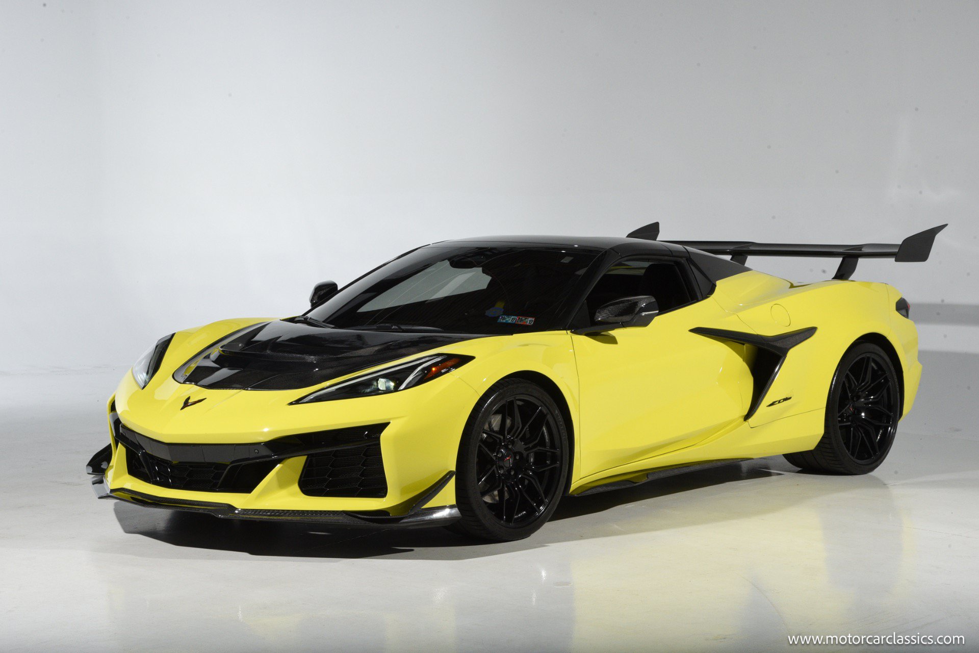 Used 2024 Chevrolet Corvette Z06 RWD image 4