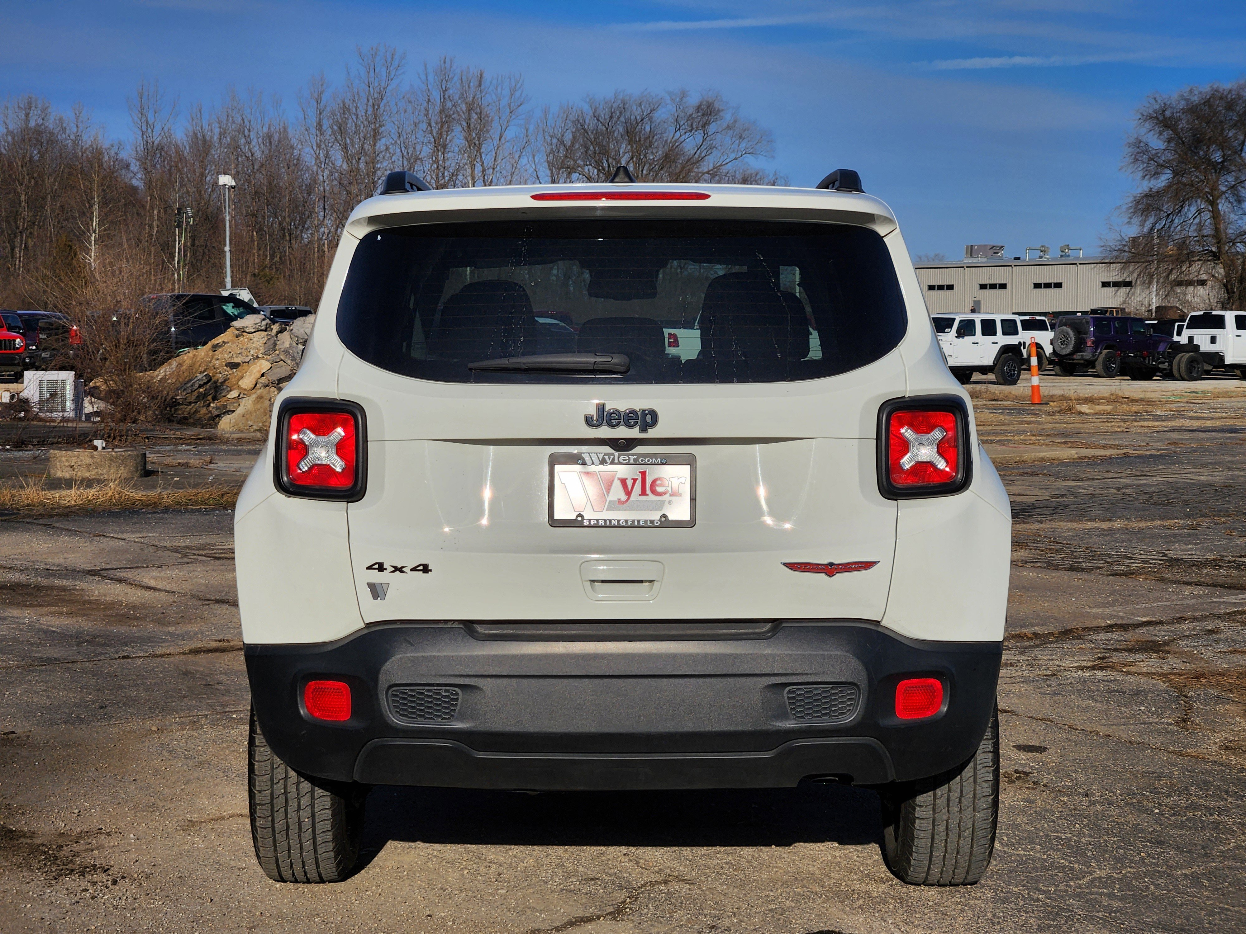 Used 2023 Jeep Renegade Trailhawk image 18