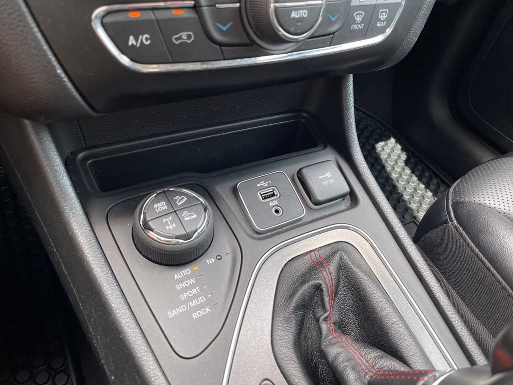 Used 2022 Jeep Cherokee Trailhawk w/ Sound & Nav Group AWD/4WD image 19