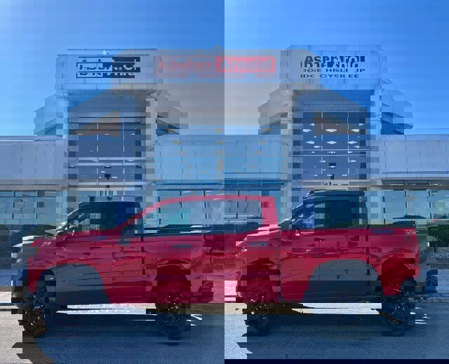 Used 2021 Chevrolet Silverado 1500 LT Trail Boss w/ Convenience Package II image 3