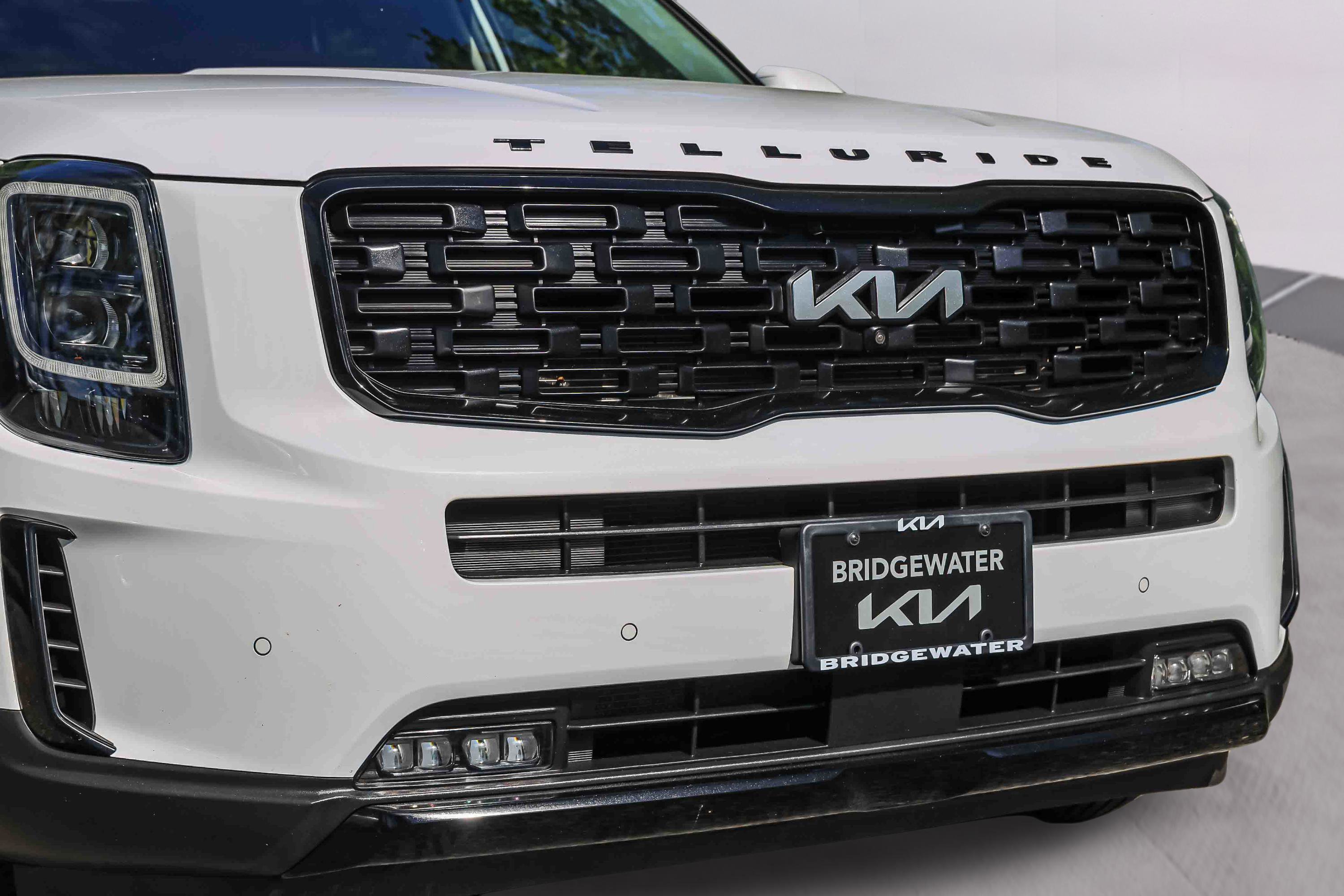 Certified 2022 Kia Telluride SX w/ Nightfall Edition Package AWD/4WD image 31
