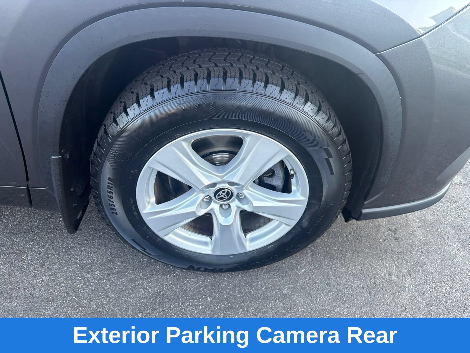 Used 2023 Toyota Highlander LE AWD/4WD image 26