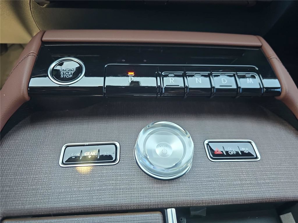 New 2027 Lincoln Navigator L Reserve RWD image 19