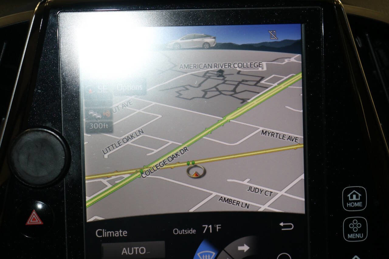 Used 2017 Toyota Prius Prime Advanced image 41