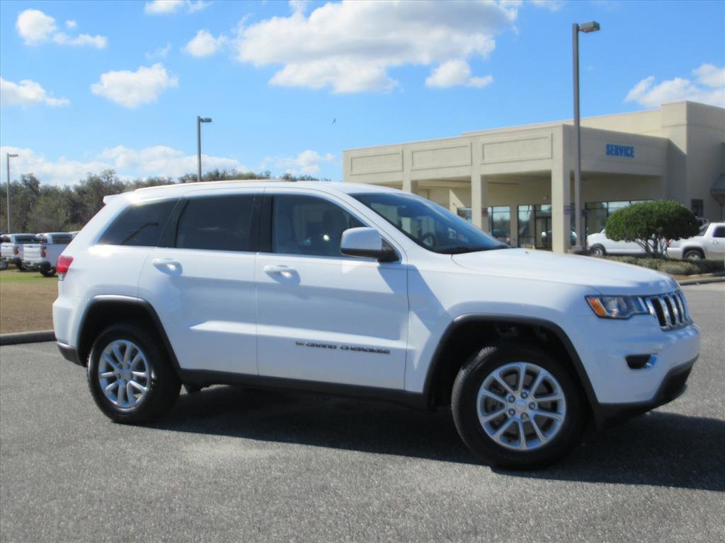Used 2022 Jeep Grand Cherokee Laredo E image 2