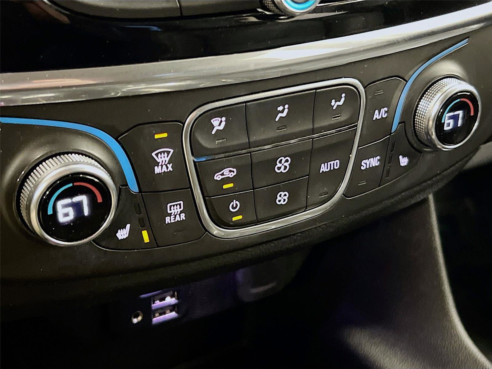 Used 2020 Chevrolet Traverse RS image 15