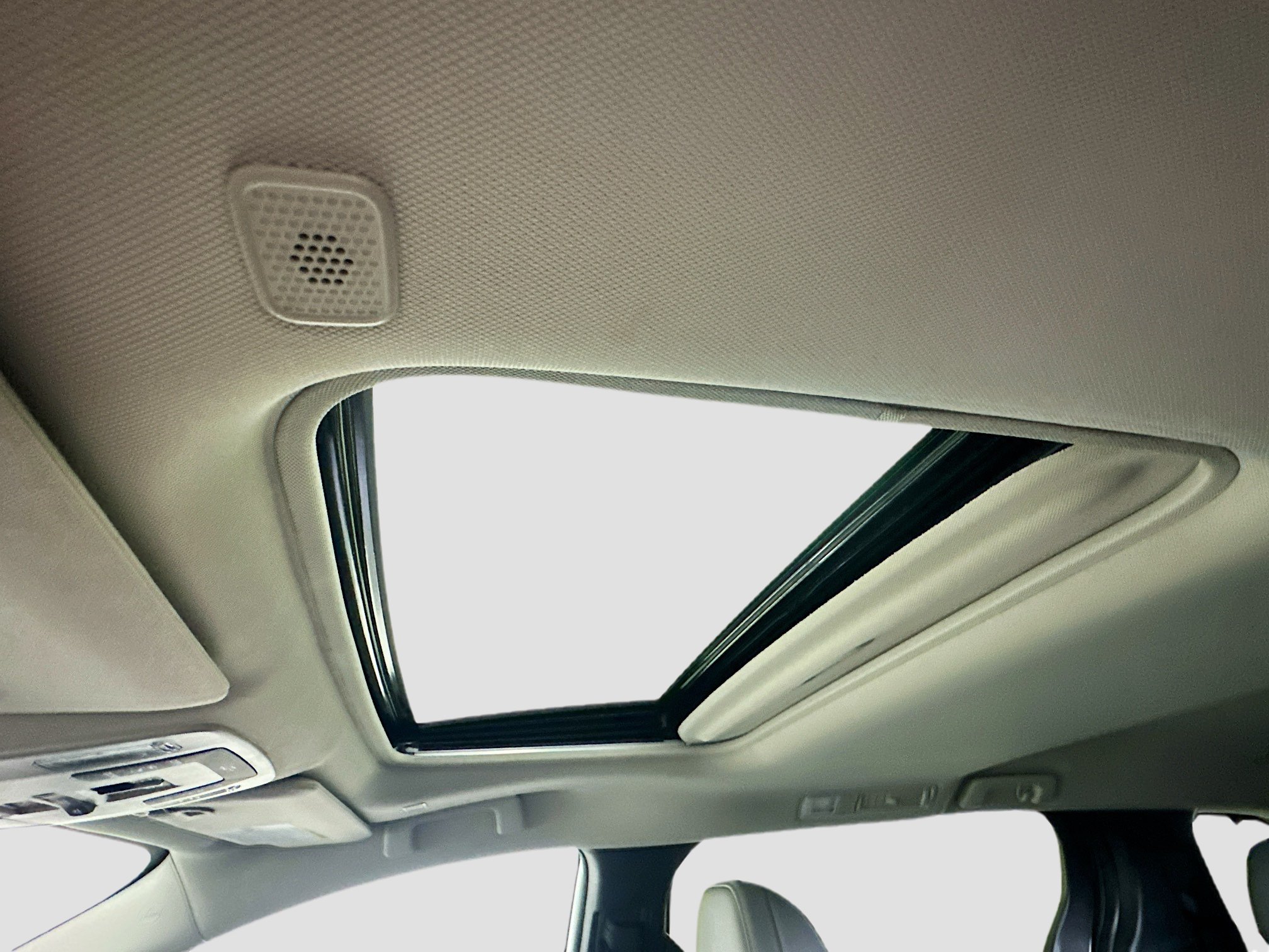 Used 2026 Toyota Sienna XLE FWD image 27