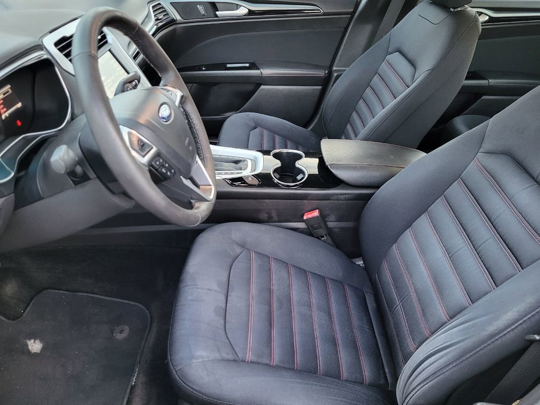 Used 2016 Ford Fusion SE image 13