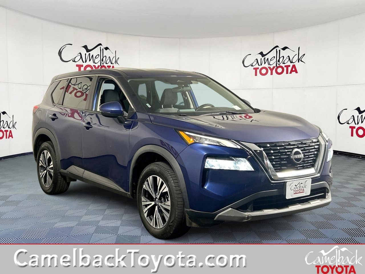 Used 2022 Nissan Rogue SV AWD/4WD image 1