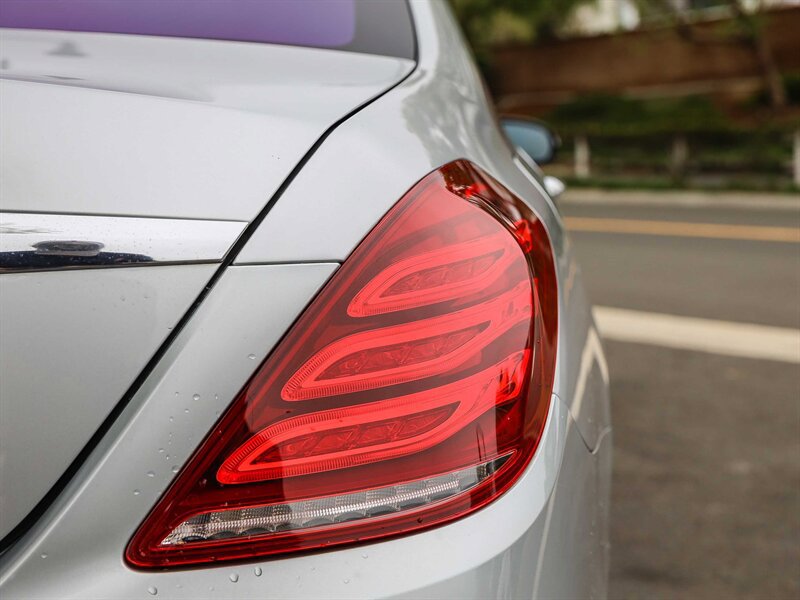 Used 2016 Mercedes-Benz S 550 Sedan image 16