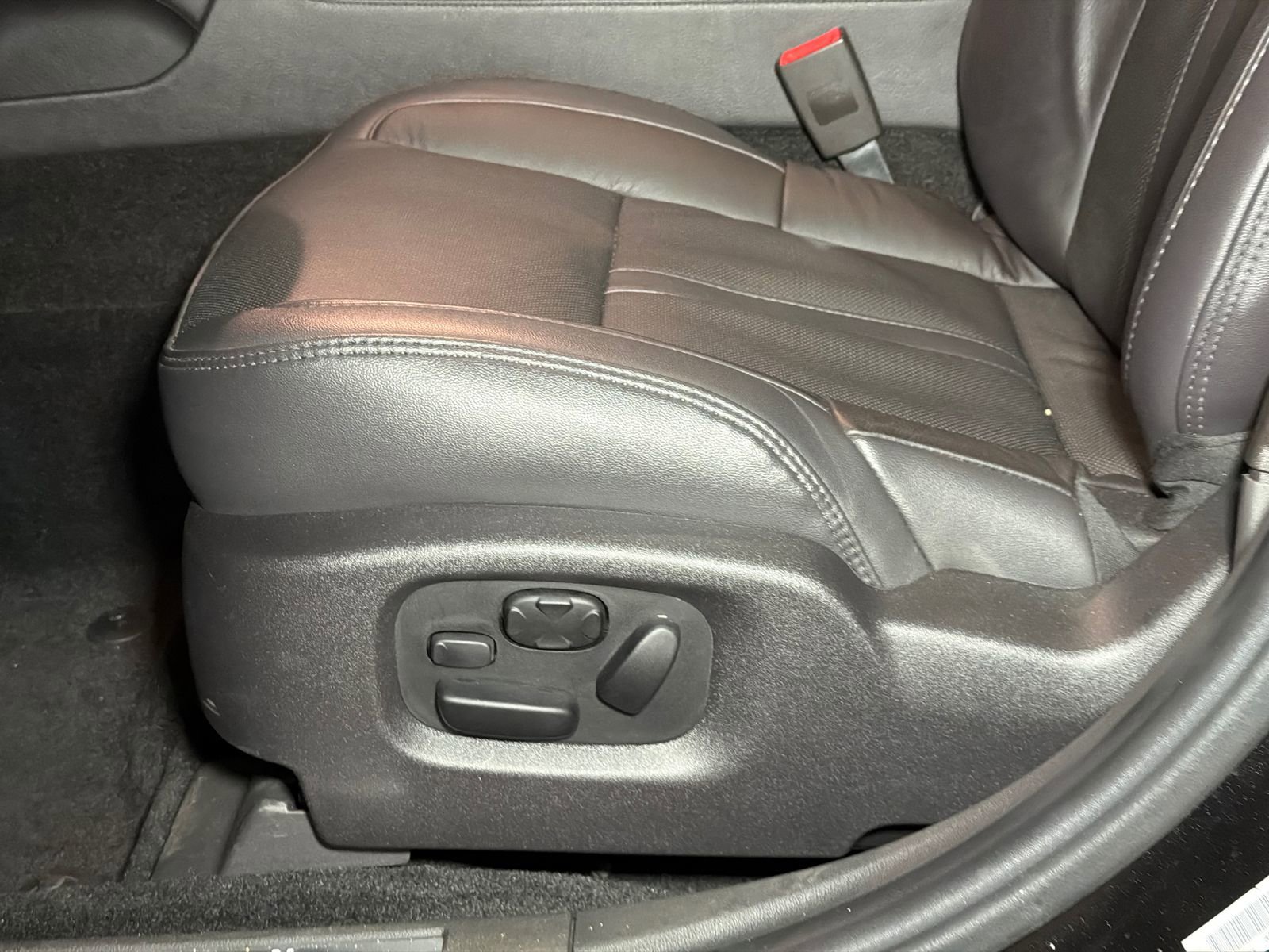 Used 2015 Lincoln MKS AWD w/ Equipment Group 101A image 13