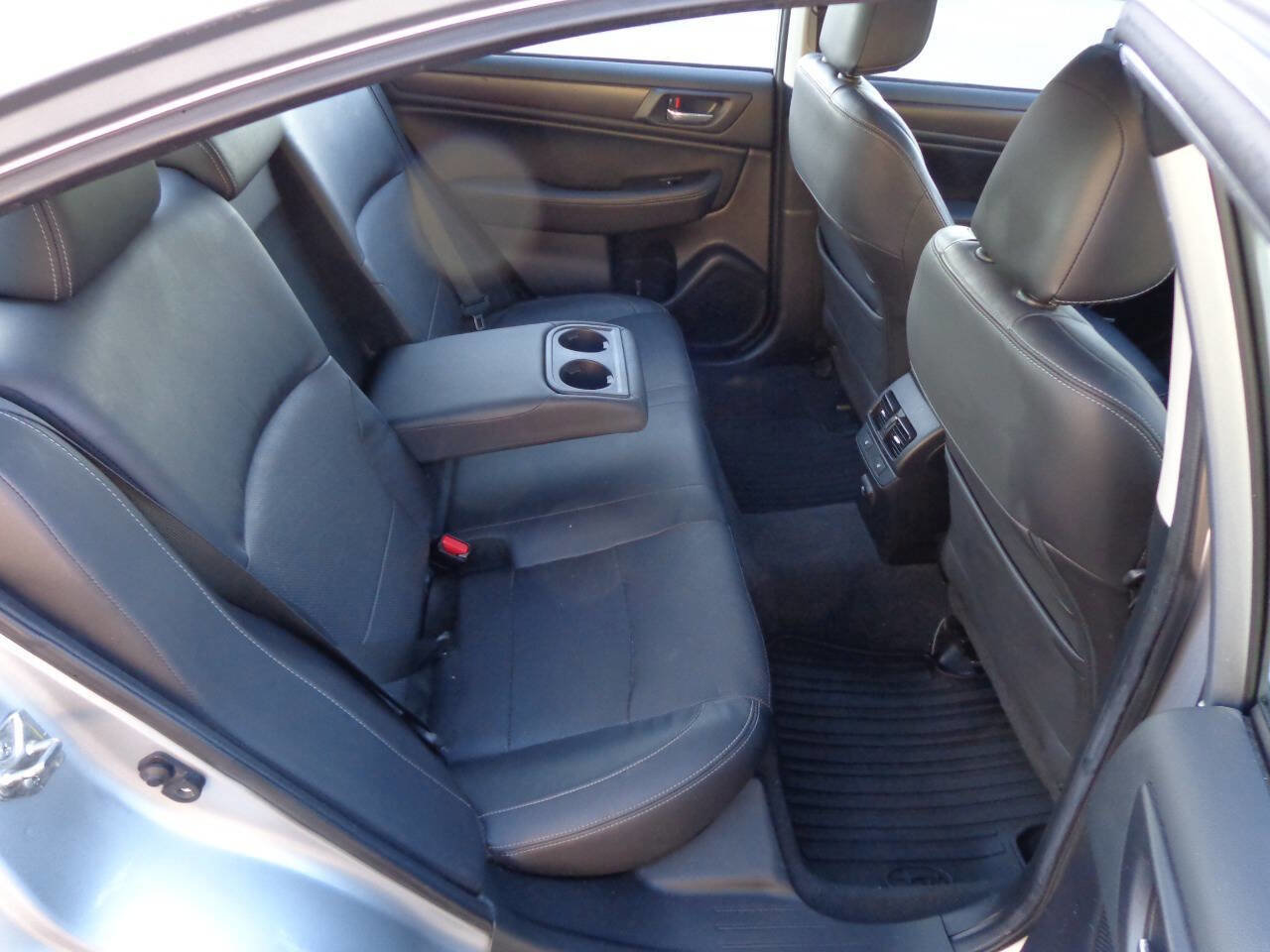 Used 2016 Subaru Legacy 3.6R Limited image 36