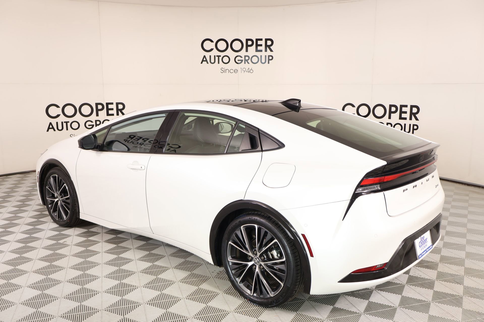 Used 2024 Toyota Prius Limited w/ Limited Premium Package FWD image 23