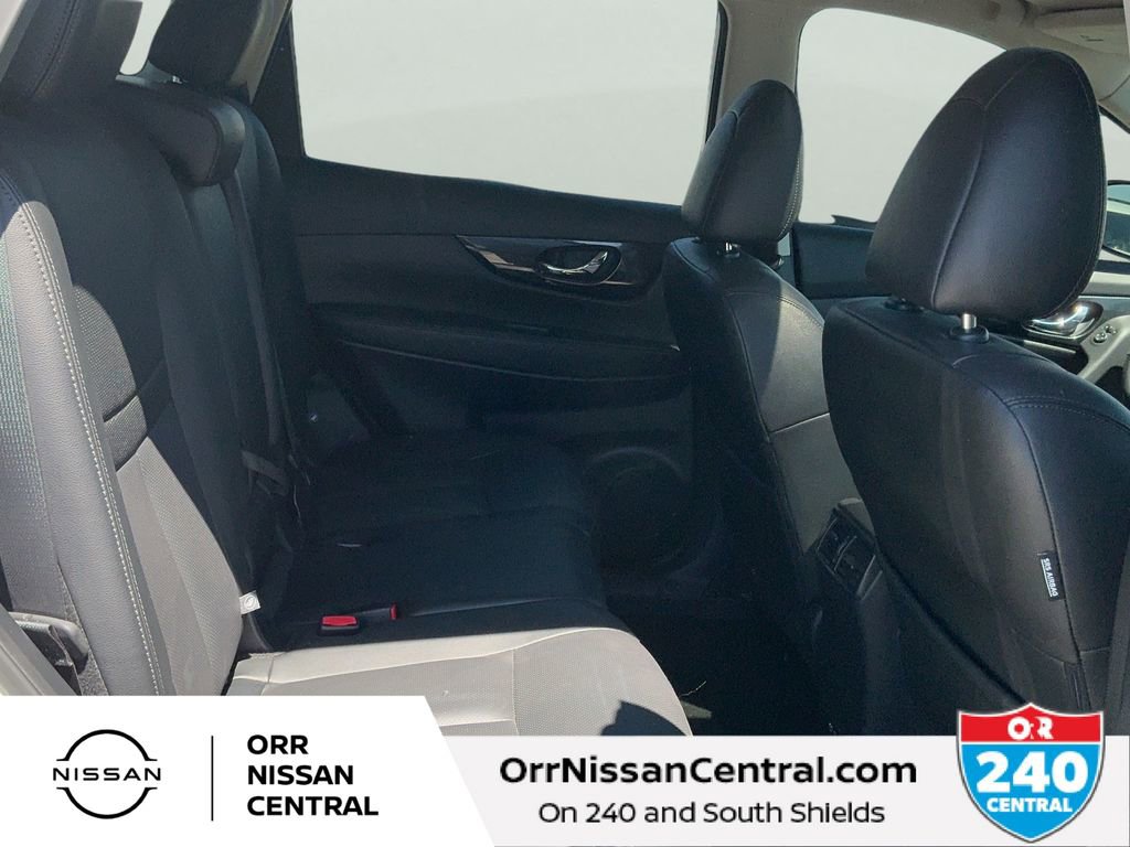 Used 2019 Nissan Rogue SL w/ Premium Package FWD image 12