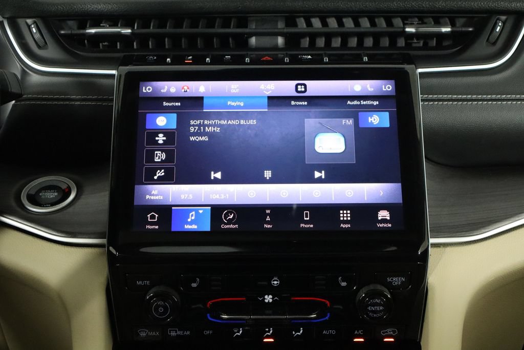 Used 2021 Jeep Grand Cherokee L Limited AWD/4WD image 30
