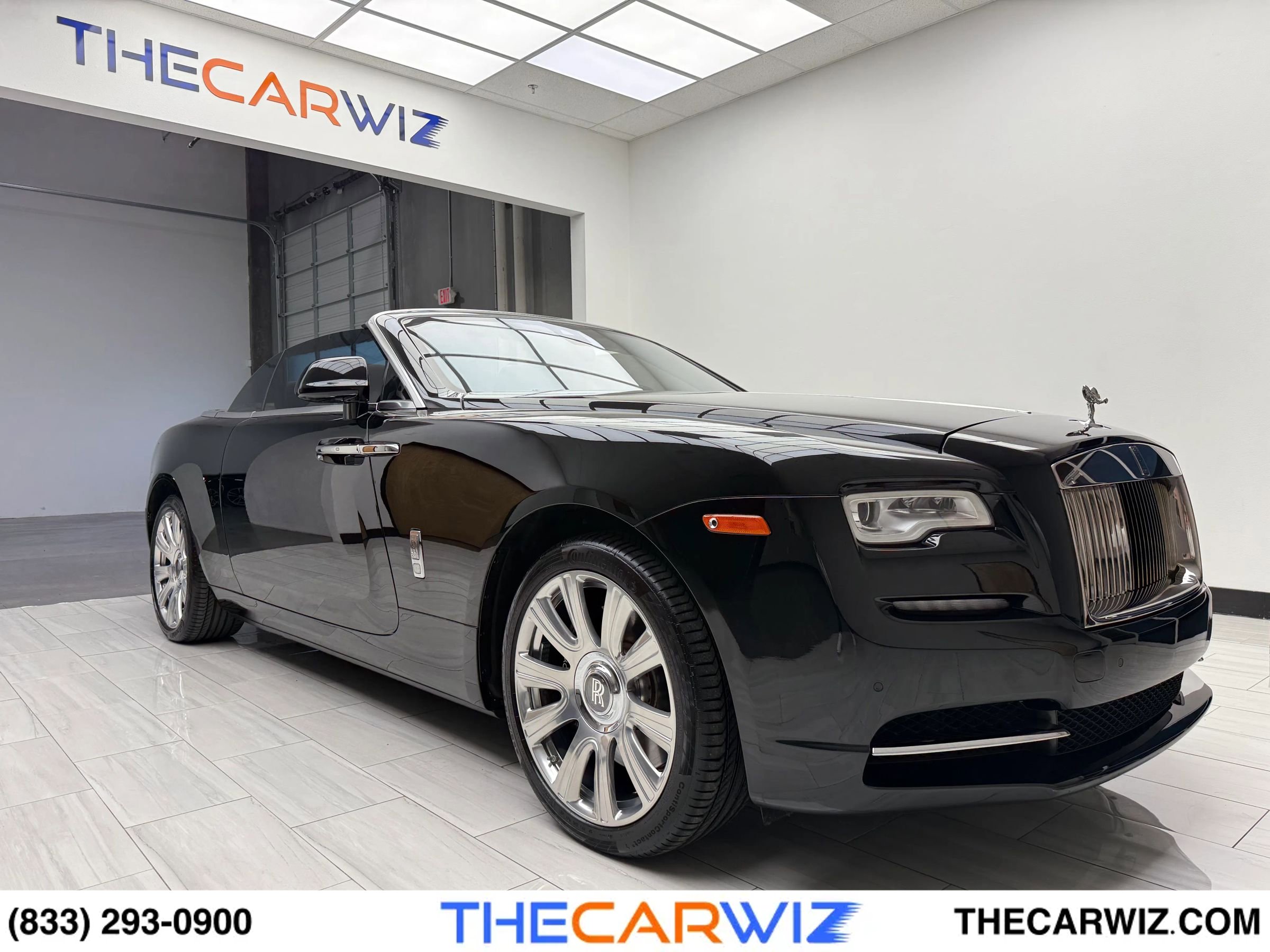 Used 2019 Rolls-Royce Dawn image 1