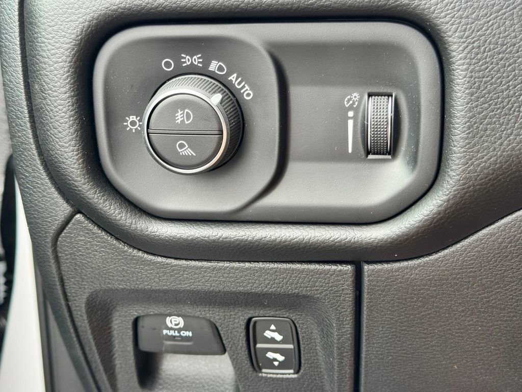 New 2026 RAM 1500 4x4 Crew Cab image 26