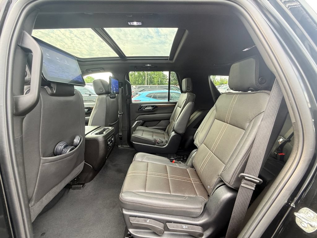 Used 2025 Chevrolet Tahoe High Country AWD/4WD image 22