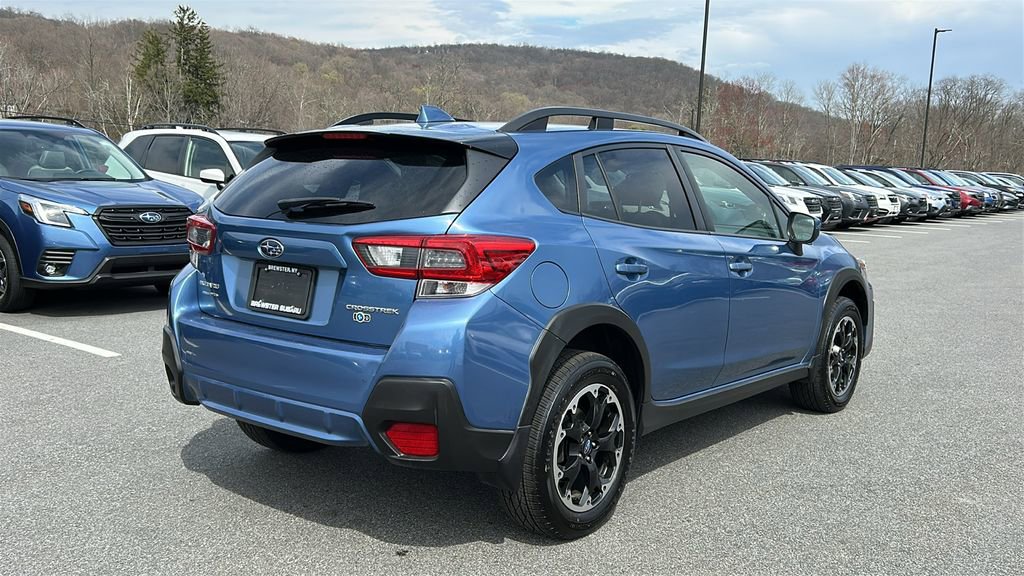 Used 2021 Subaru Crosstrek 2.0i Premium w/ Moonroof Package AWD/4WD image 4