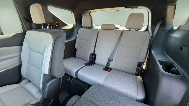 Used 2026 Chevrolet Traverse LT w/ Driver Confidence Package FWD image 37