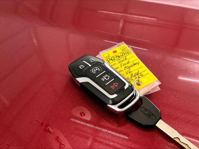 Used 2016 Ford Mustang Coupe RWD image 9