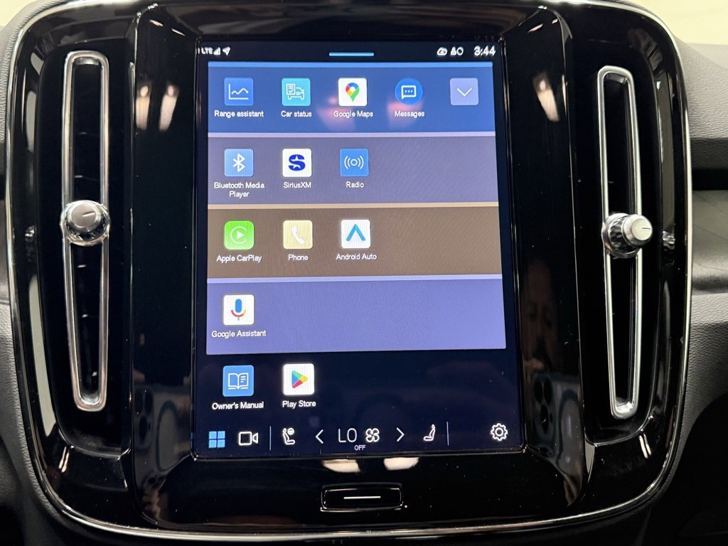 Used 2024 Volvo XC40 Recharge Core w/ Protection Package Premier image 23