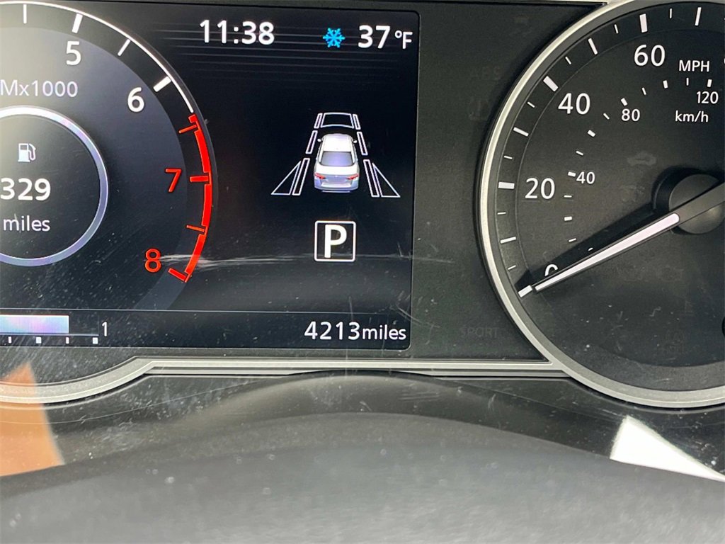 Used 2025 Nissan Versa SR w/ Trunk Package image 40