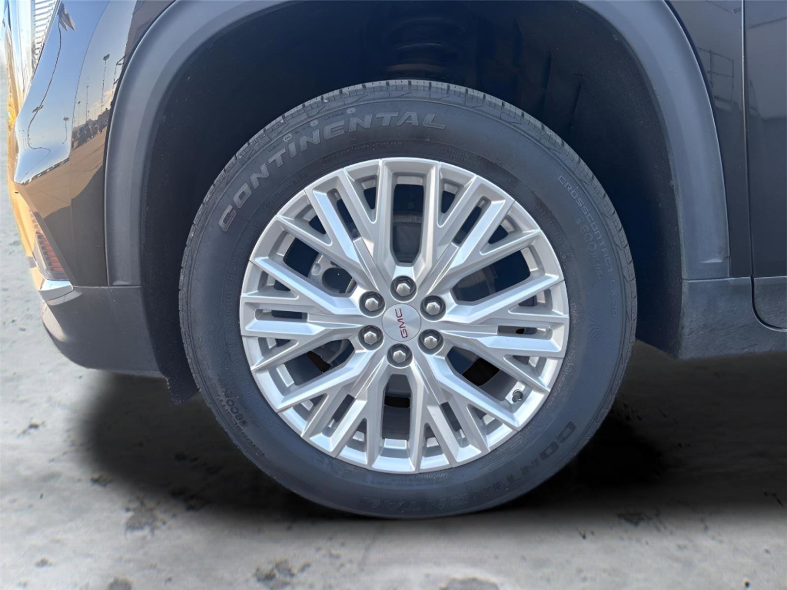 Used 2024 GMC Acadia Elevation image 14