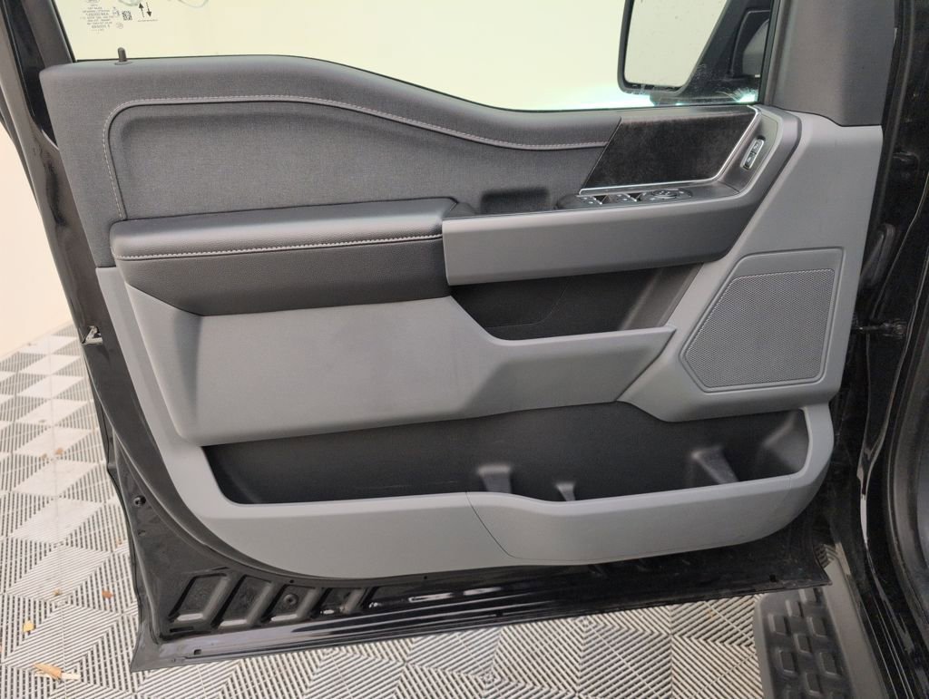 Used 2025 Ford F150 Lightning XLT image 37